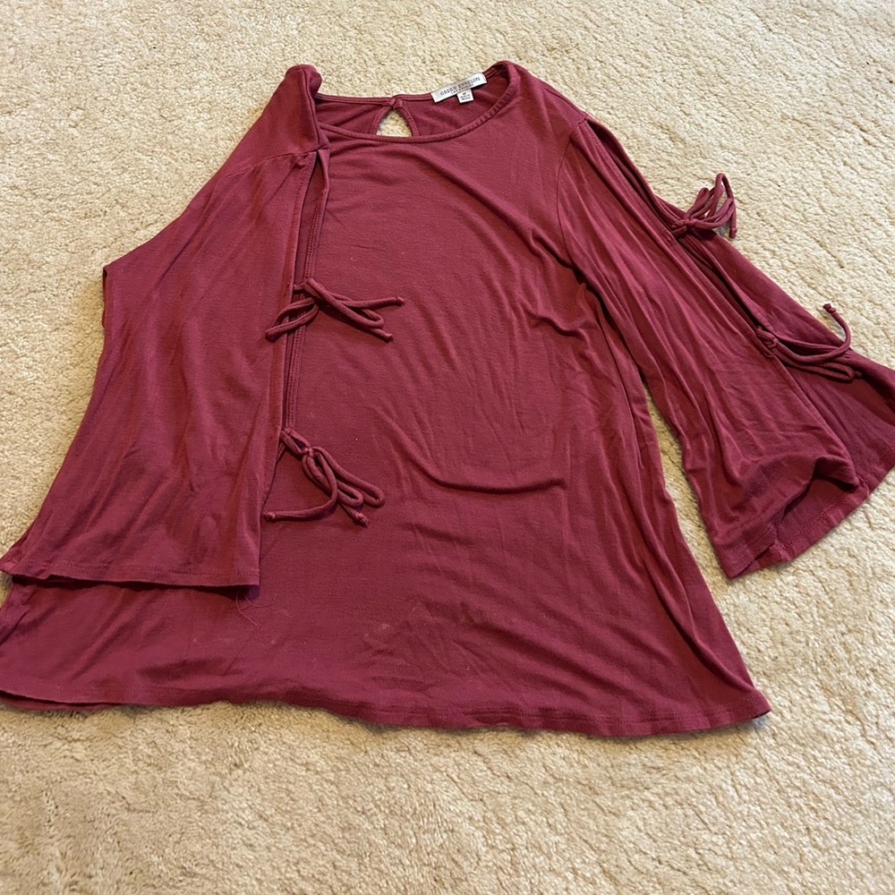 Maroon tie sleeve flowy top